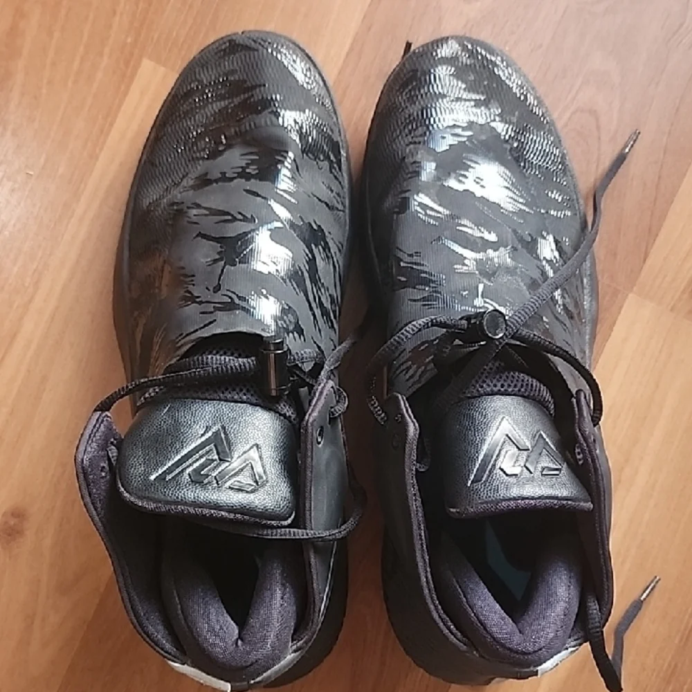 Jordan sleek sneakers
